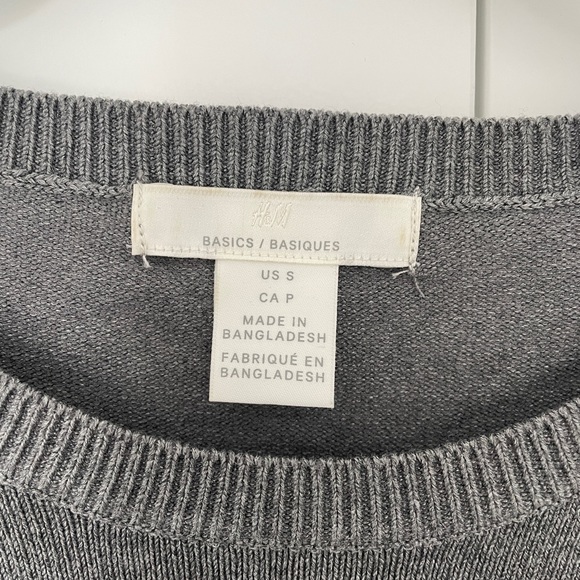 Grey H&M sweater - Picture 2 of 3